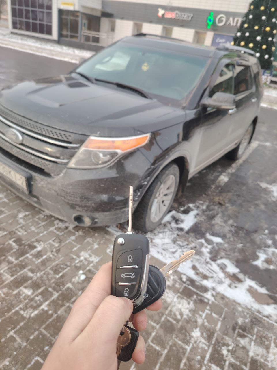 Форд Эксплорер изготовление дубликата чип ключа зажигания Форд Эксплорер изготовление дубликата чип ключа зажигания