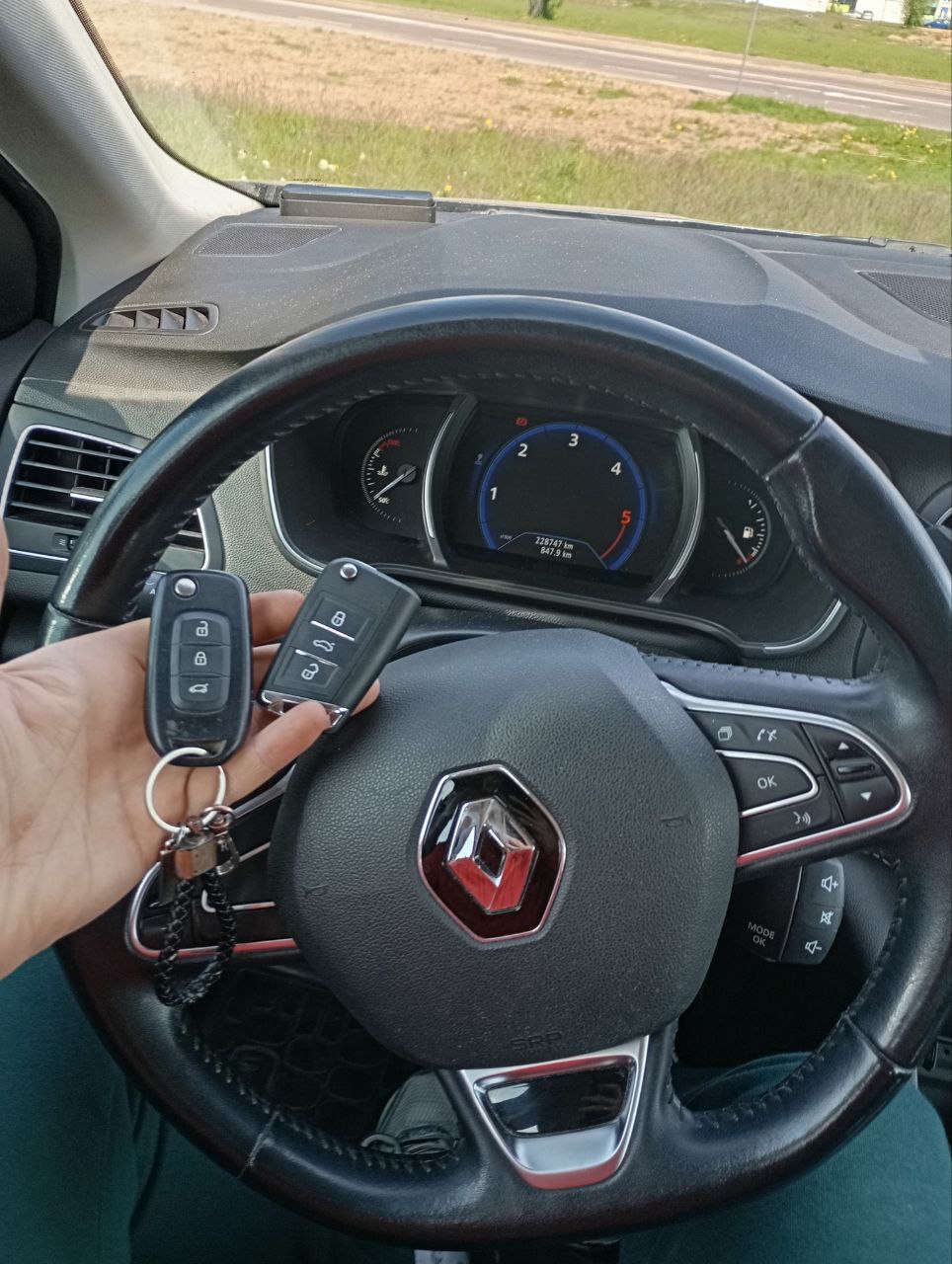 Рено Меган 4 2018 изготовление дубликата чип ключа зажигания Рено Меган 4 2018 изготовление дубликата чип ключа зажигания