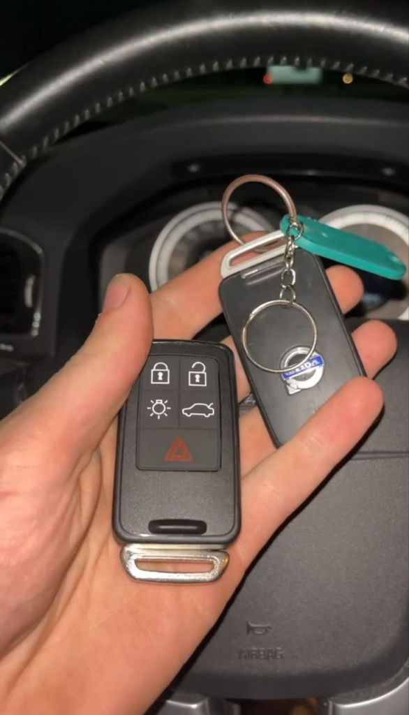 Фольксваген Поло изготовление дубликата чип ключа зажигания