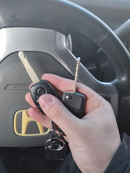 Хонда Риджлайн изготовление дубликата чип ключа зажигания