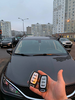Крайслер Пацифика 2019 изготовление дубликата чип ключа зажигания Крайслер Пацифика 2019 изготовление дубликата чип ключа зажигания