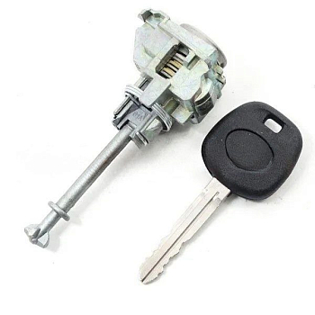 Ремонт замка Тойота Королла левой двери