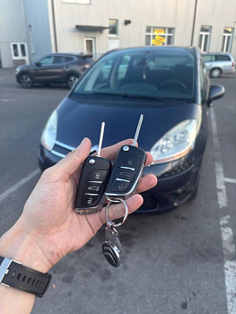 Ситроен С4 Пикассо изготовление дубликата чип ключа зажигания
