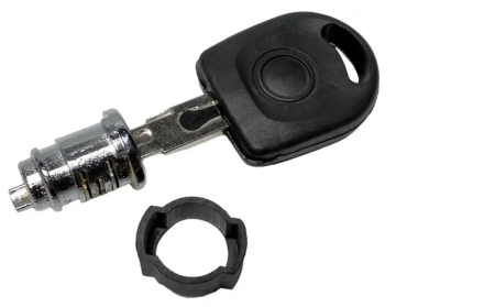 Ремонт замка авто Ауди Бардачка